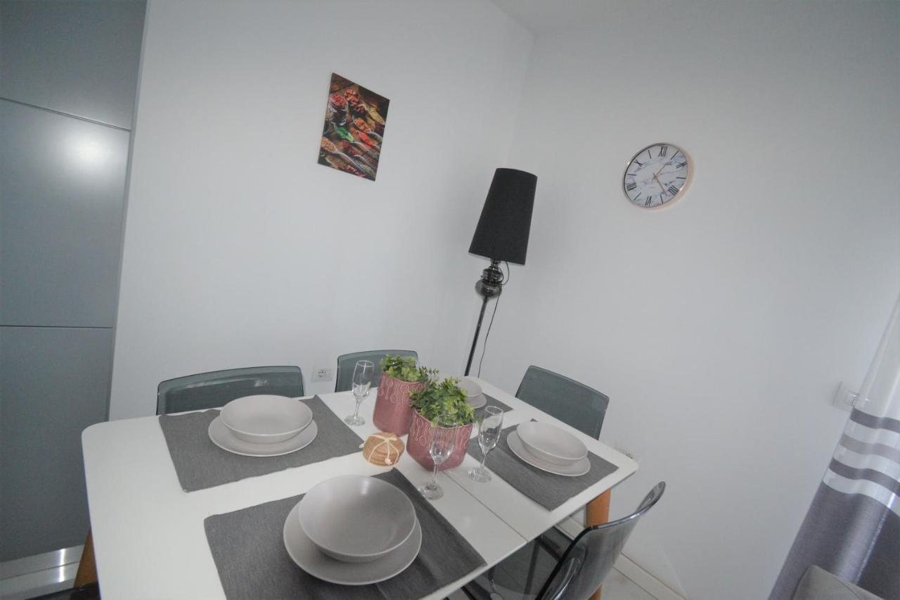 Luxury Penthouse B&E Apartment Sarande Exterior photo