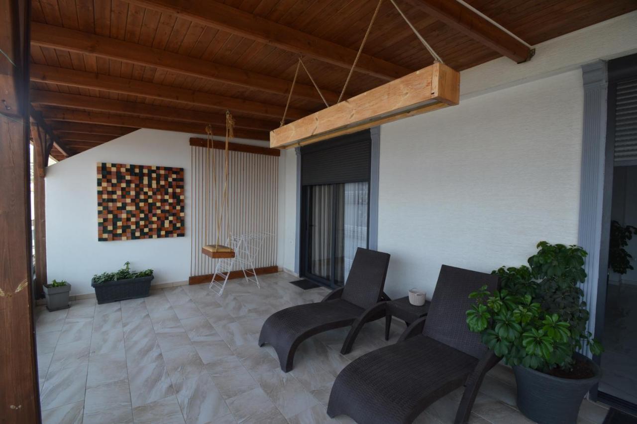 Luxury Penthouse B&E Apartment Sarande Exterior photo